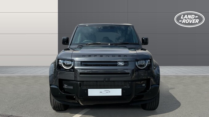 Land Rover Defender 3.0 D250 X-Dynamic HSE 110 5dr Auto Diesel Estate - Image 7